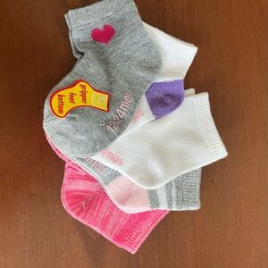 Infant 5 pack socks. Hanes size 12-24 months. Variety of colors. NWT